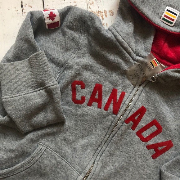 Hudson’s Bay boys sweater - Picture 3 of 4